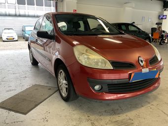 Renault Clio III 1.2 Confort - photo 8