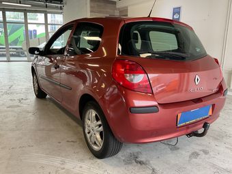 Renault Clio III 1.2 Confort - photo 9